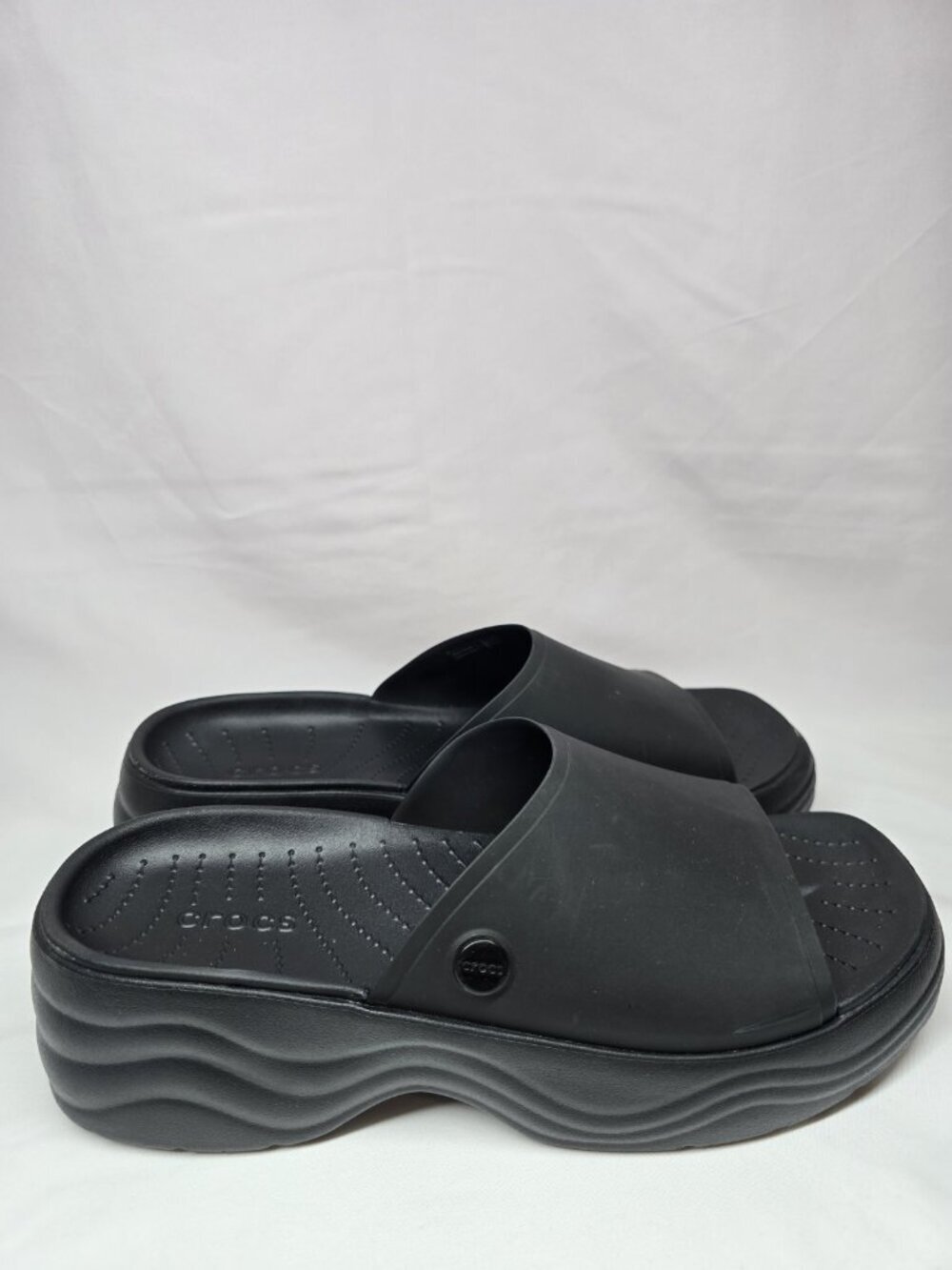 Women's Crocs Platform Skyline Slides Size 10 Slip on Sandals Solid Black Y2K